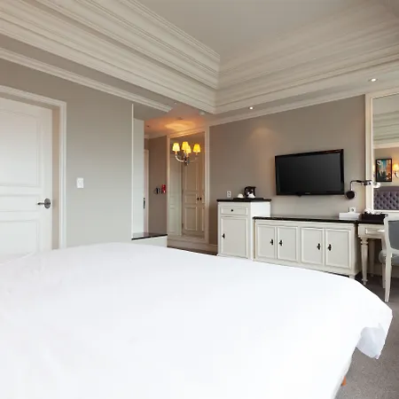 The Riverside Hotel