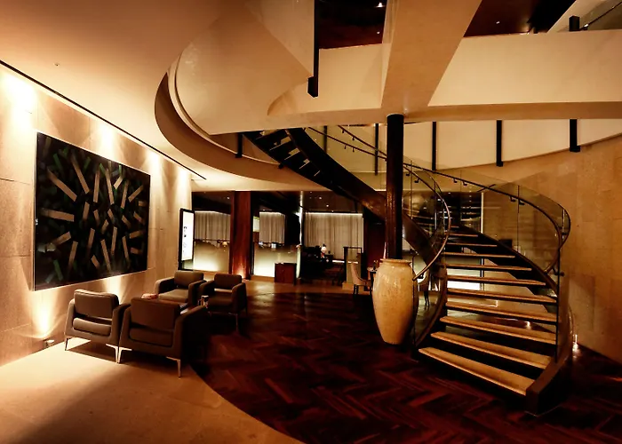 The Riverside 3*